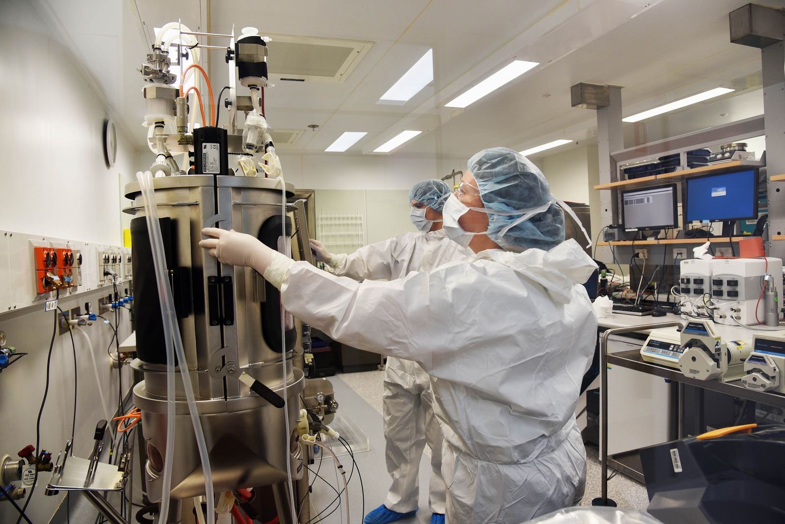 NBF bioreactor facility producing m102.4 antibody for Hendra virus